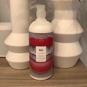 R+Co Television Conditioner (1L)